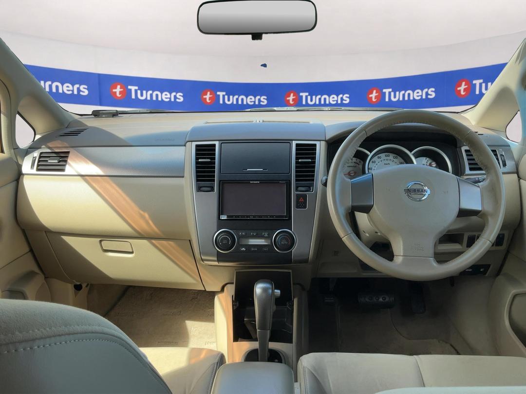 Photo '17' of Nissan Tiida