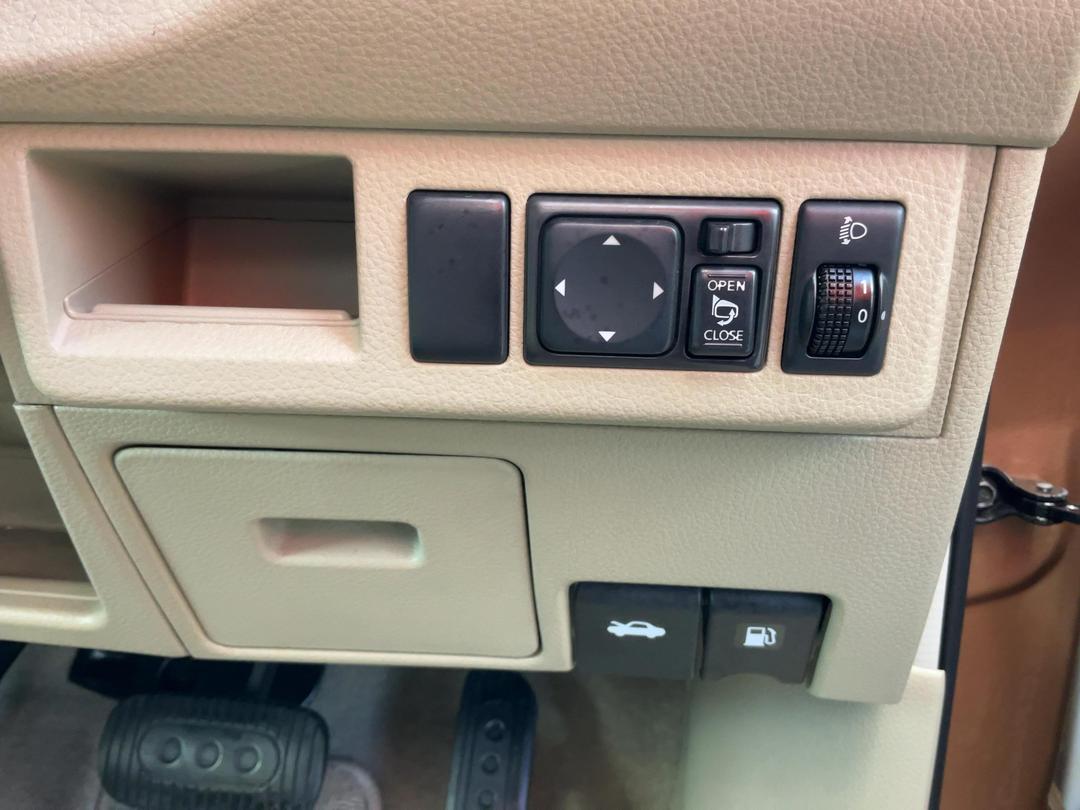 Photo '26' of Nissan Tiida