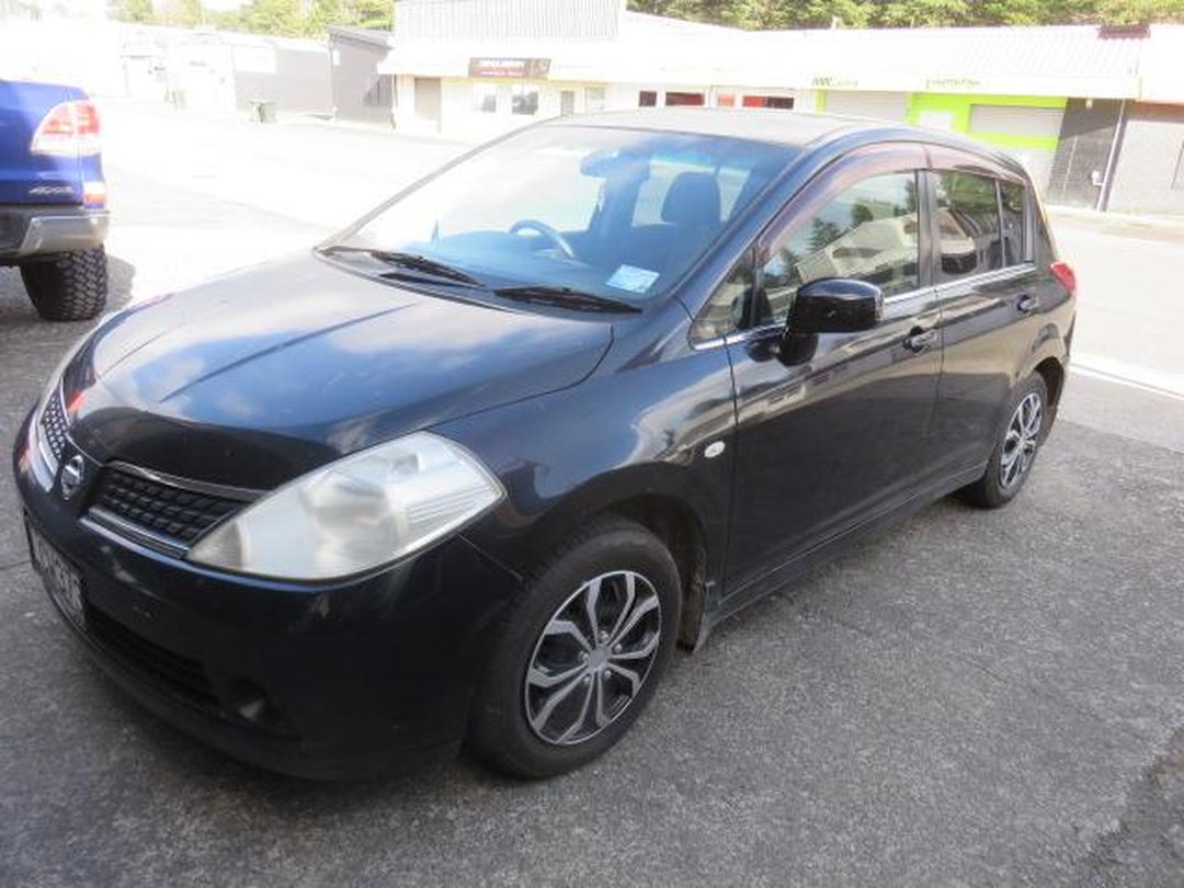 Photo '2' of Nissan Tiida Photo '2' of Nissan Tiida