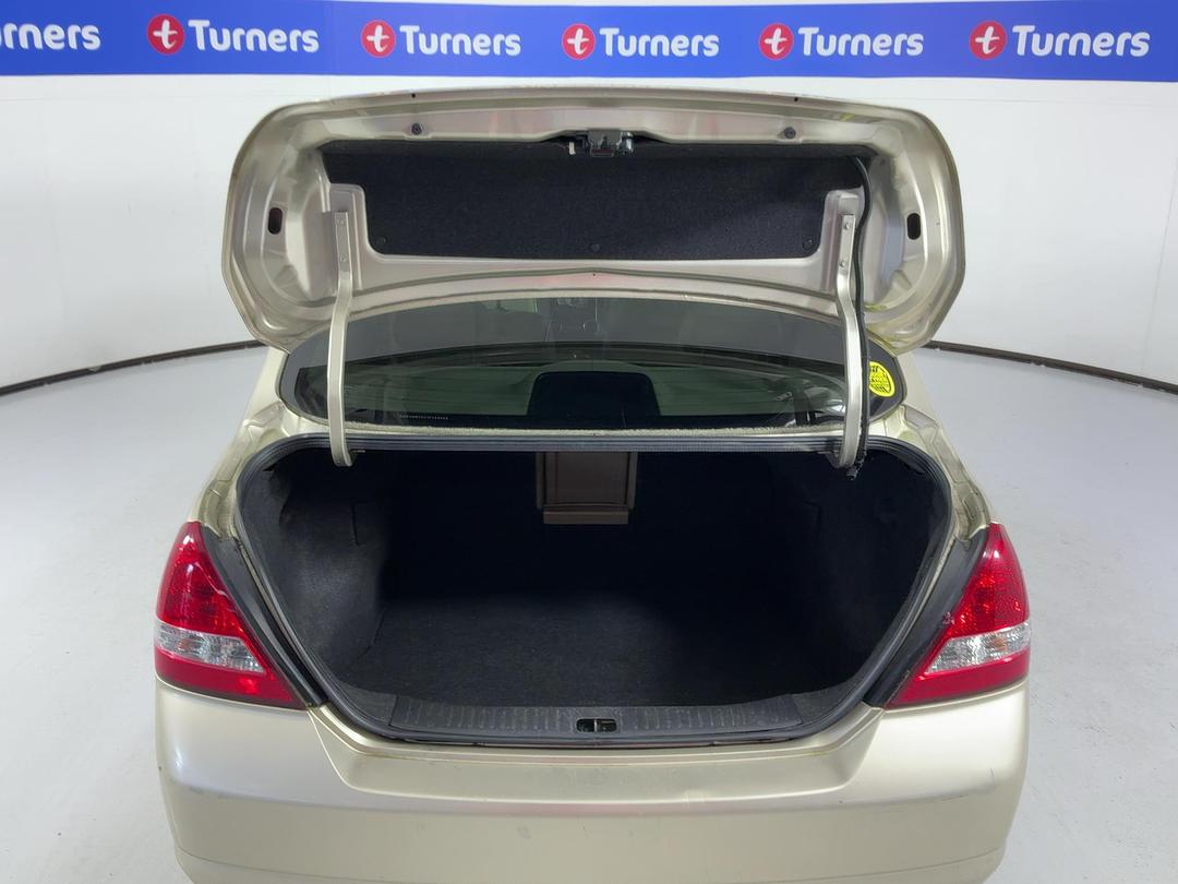 Photo '14' of Nissan Tiida