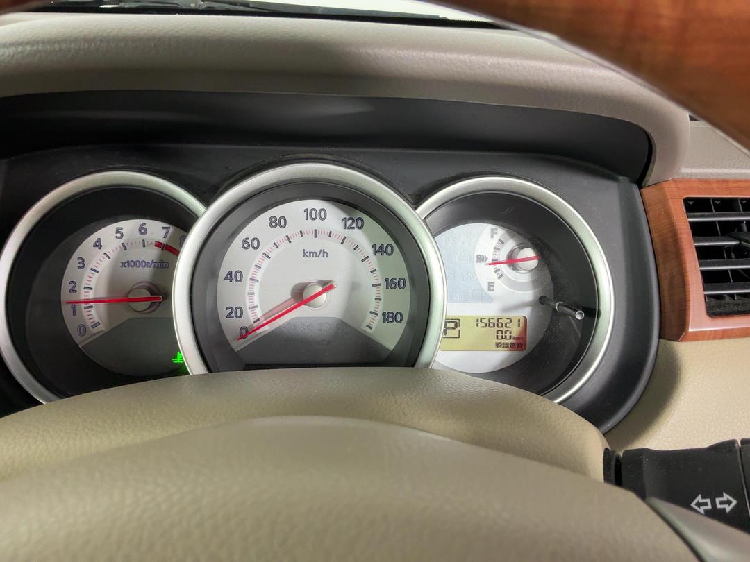 Photo '21' of Nissan Tiida