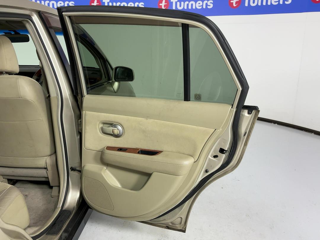 Photo '19' of Nissan Tiida