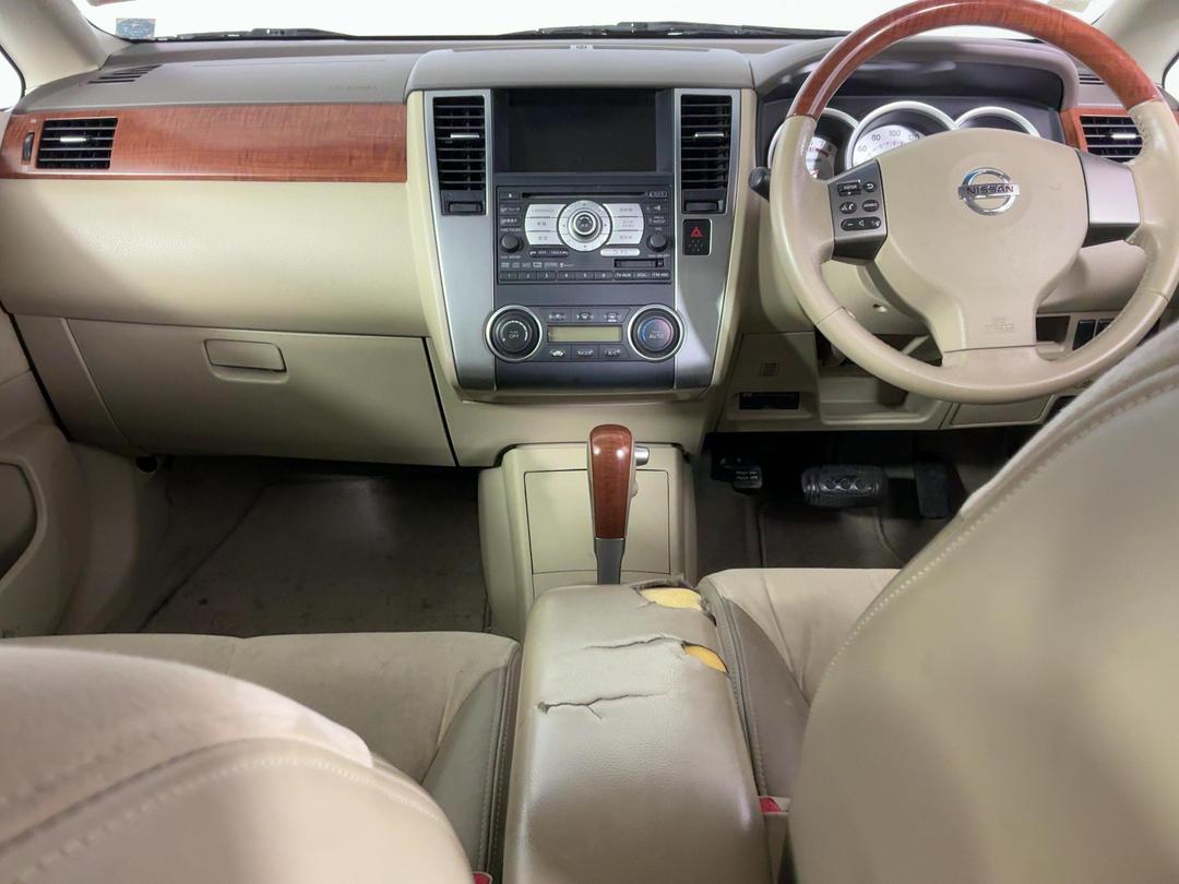 Photo '18' of Nissan Tiida