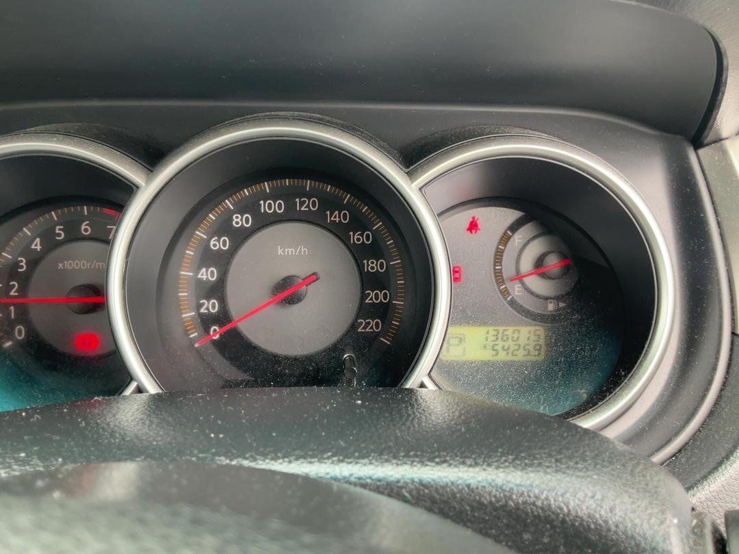 Photo '21' of Nissan Tiida
