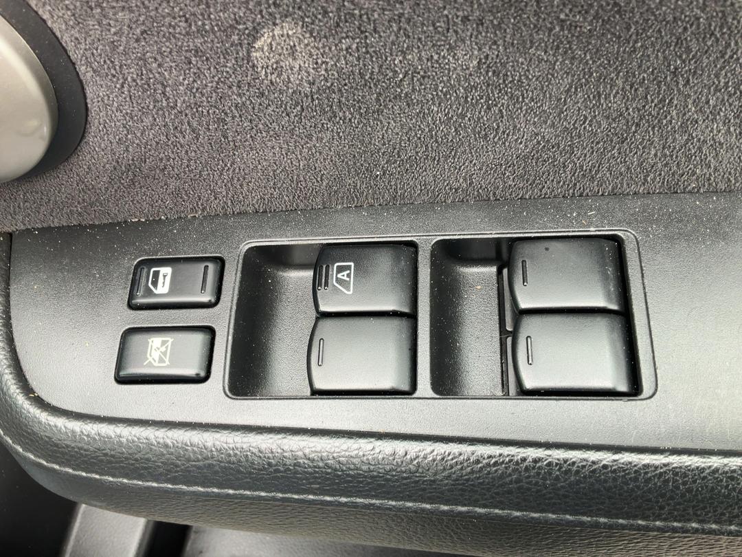 Photo '25' of Nissan Tiida