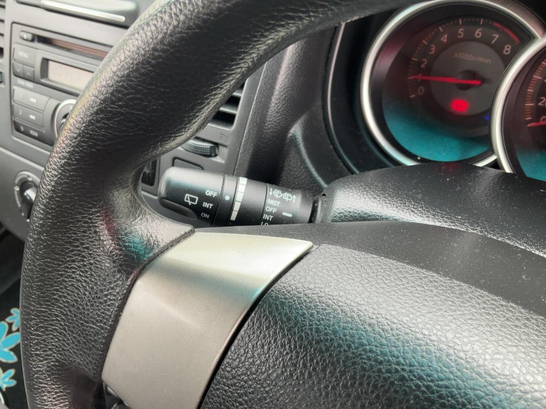 Photo '28' of Nissan Tiida