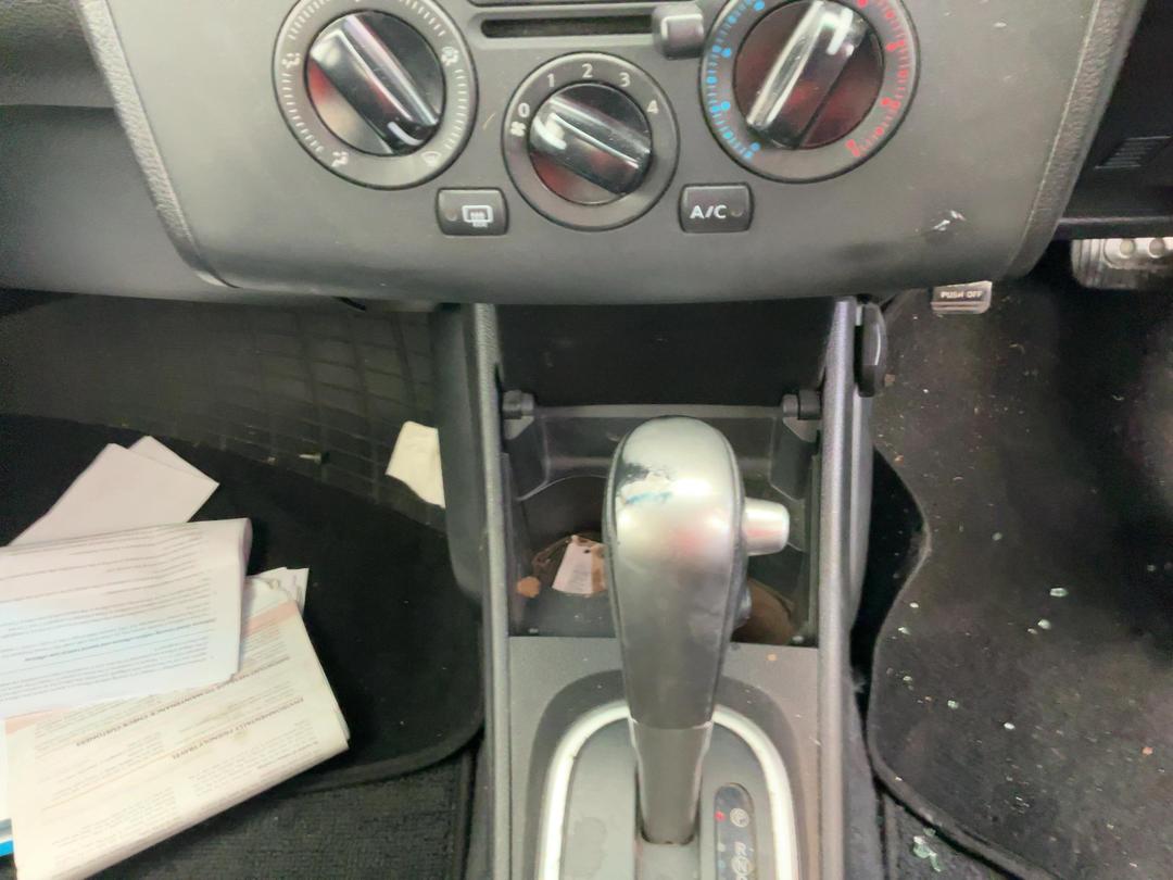 Photo '14' of Nissan Tiida ST Photo '14' of Nissan Tiida ST