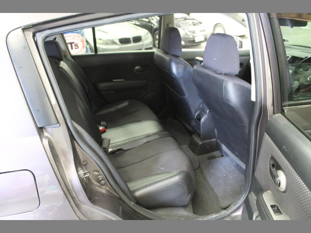 Photo '12' of Nissan Tiida Photo '12' of Nissan Tiida