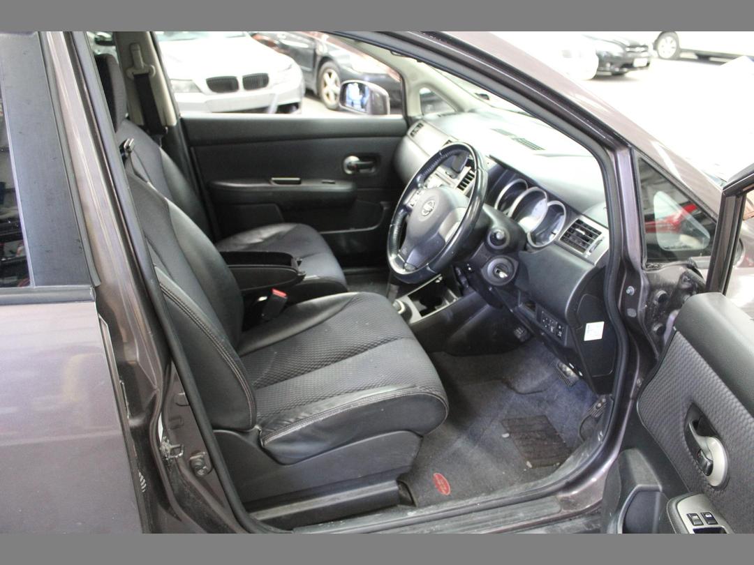 Photo '13' of Nissan Tiida Photo '13' of Nissan Tiida