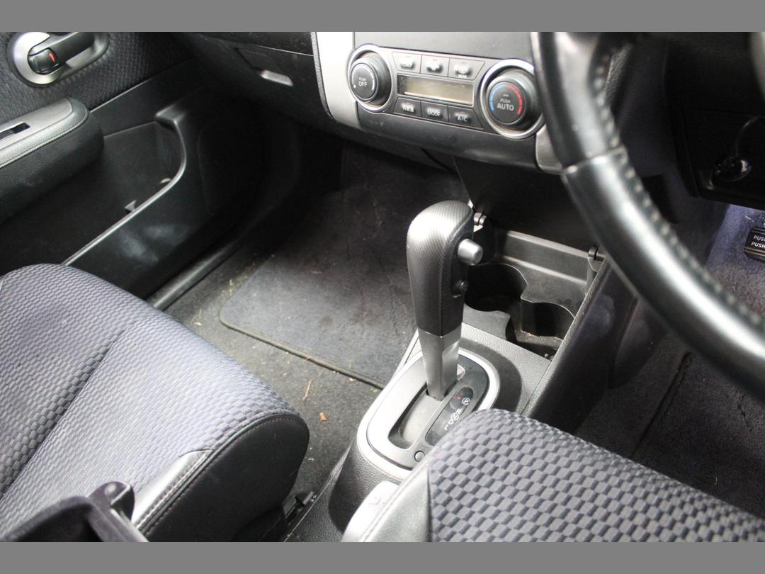 Photo '16' of Nissan Tiida Photo '16' of Nissan Tiida
