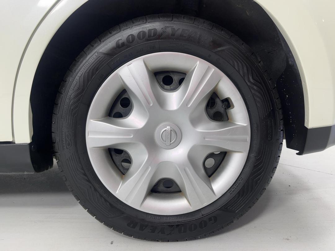Photo '11' of Nissan Tiida