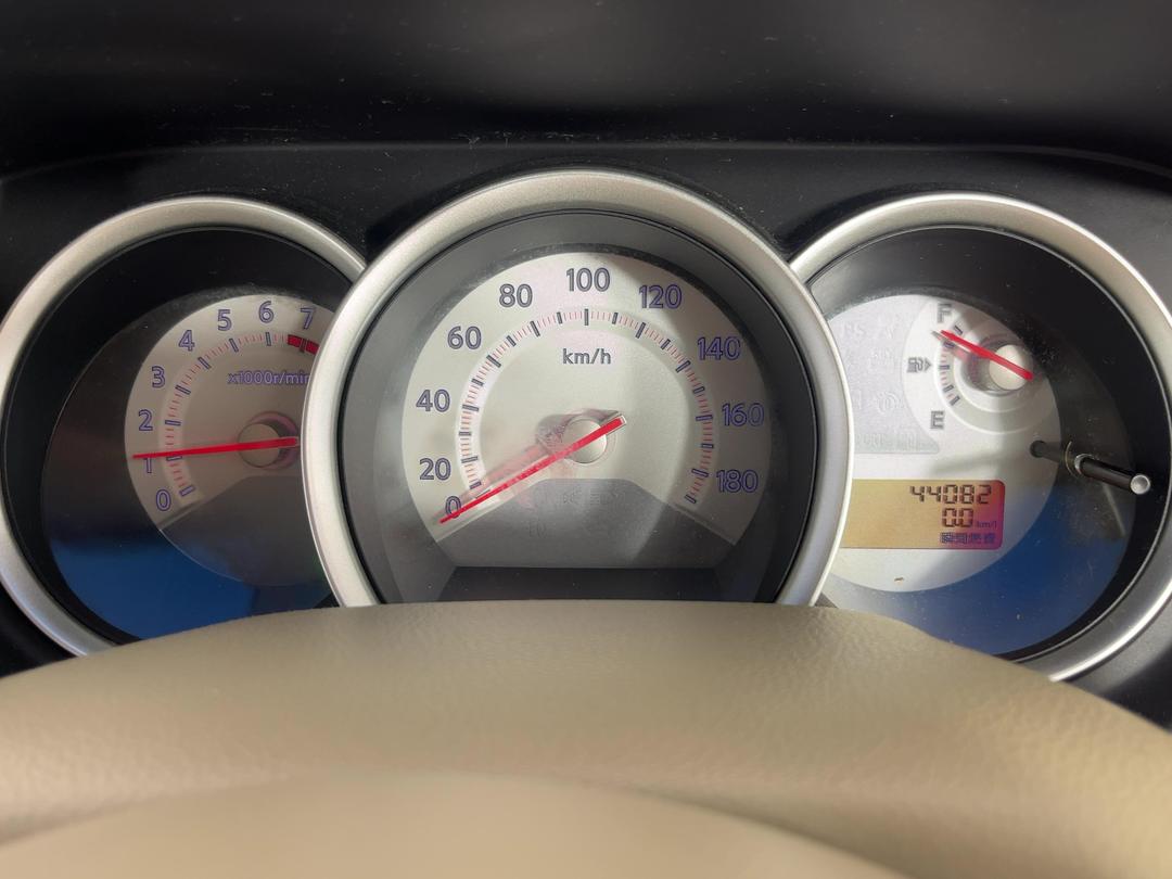 Photo '21' of Nissan Tiida