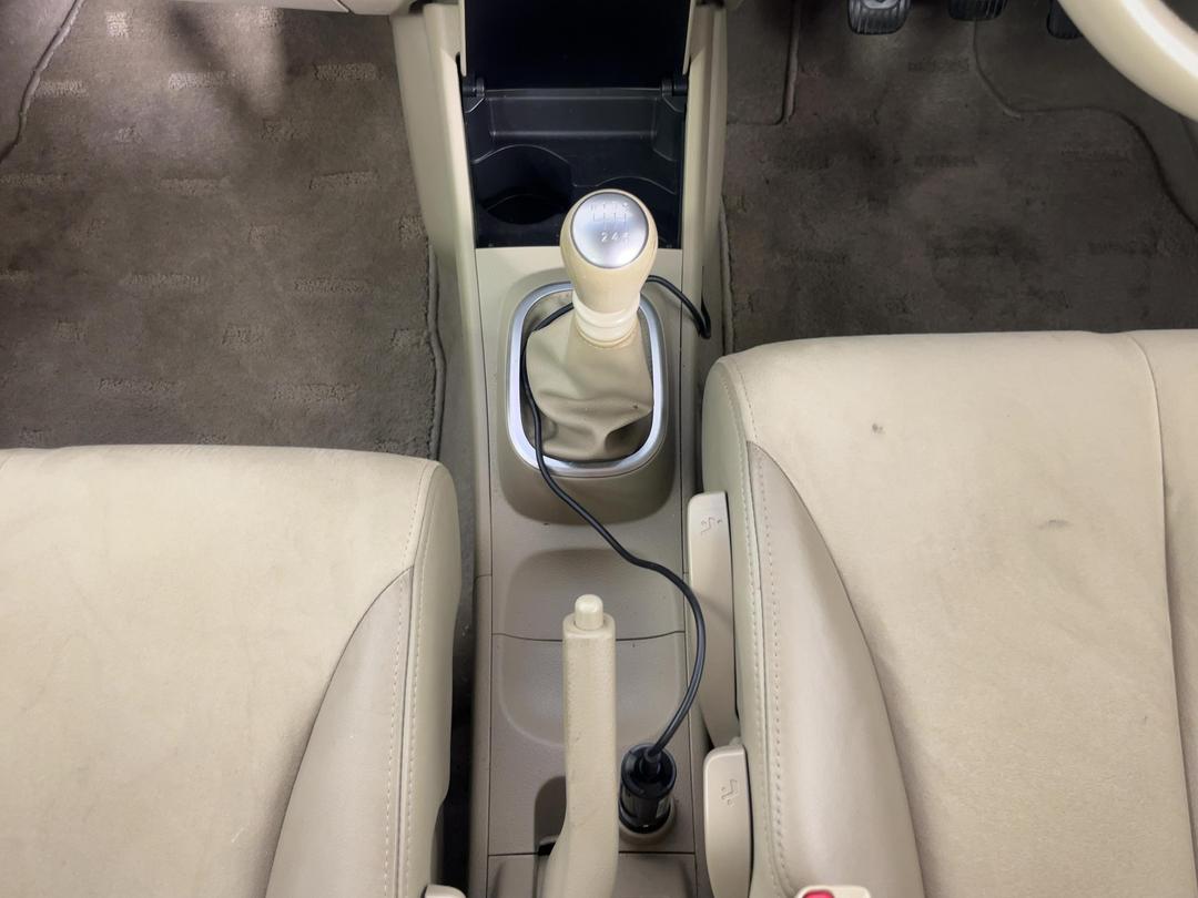 Photo '18' of Nissan Tiida