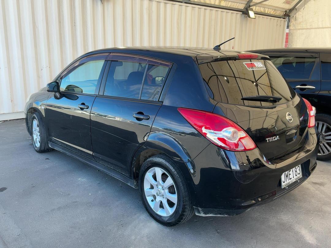Photo '4' of Nissan Tiida Photo '4' of Nissan Tiida