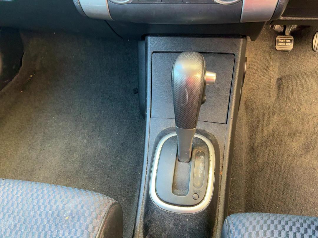 Photo '16' of Nissan Tiida Photo '16' of Nissan Tiida
