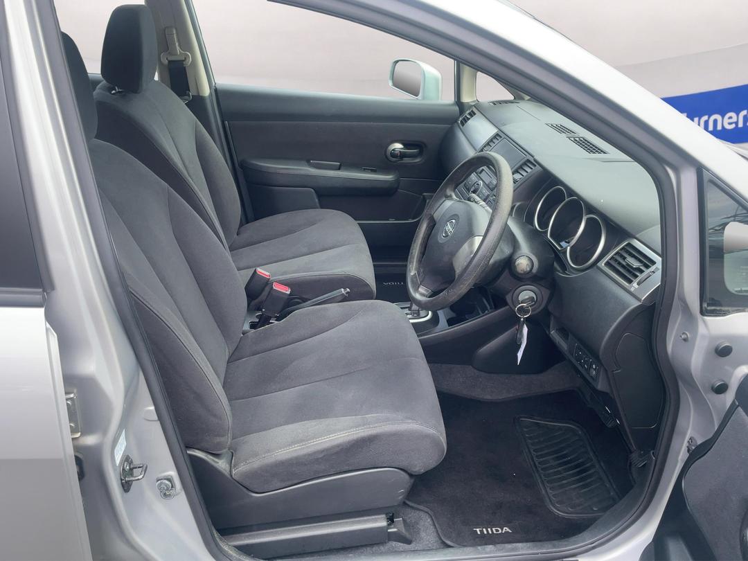 Photo '16' of Nissan Tiida