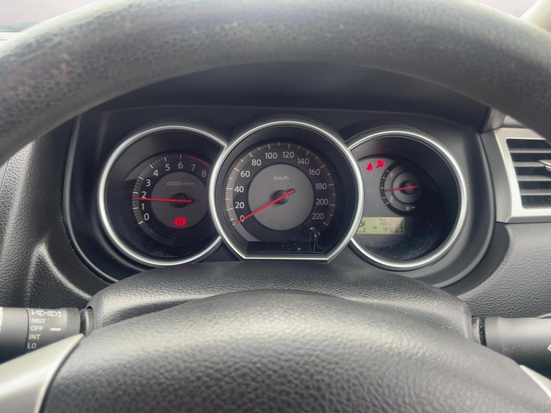 Photo '21' of Nissan Tiida