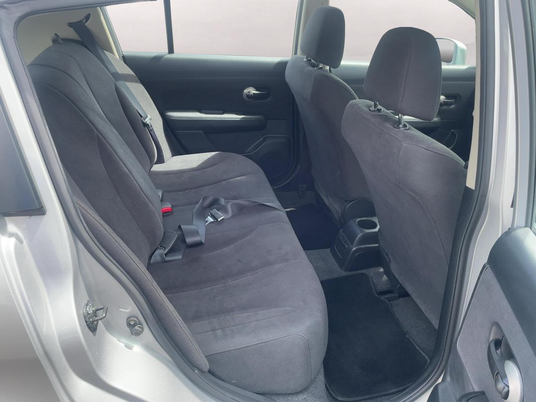 Photo '20' of Nissan Tiida