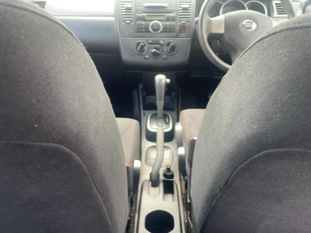 Photo '18' of Nissan Tiida