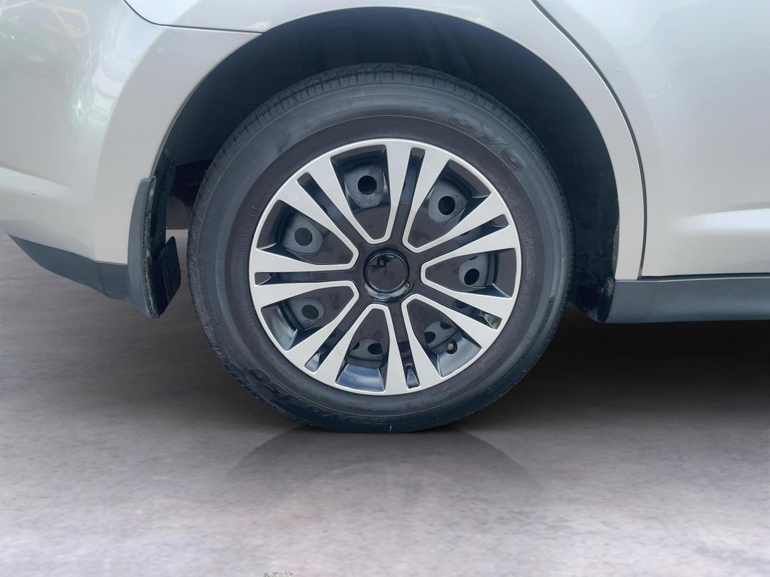 Photo '12' of Nissan Tiida