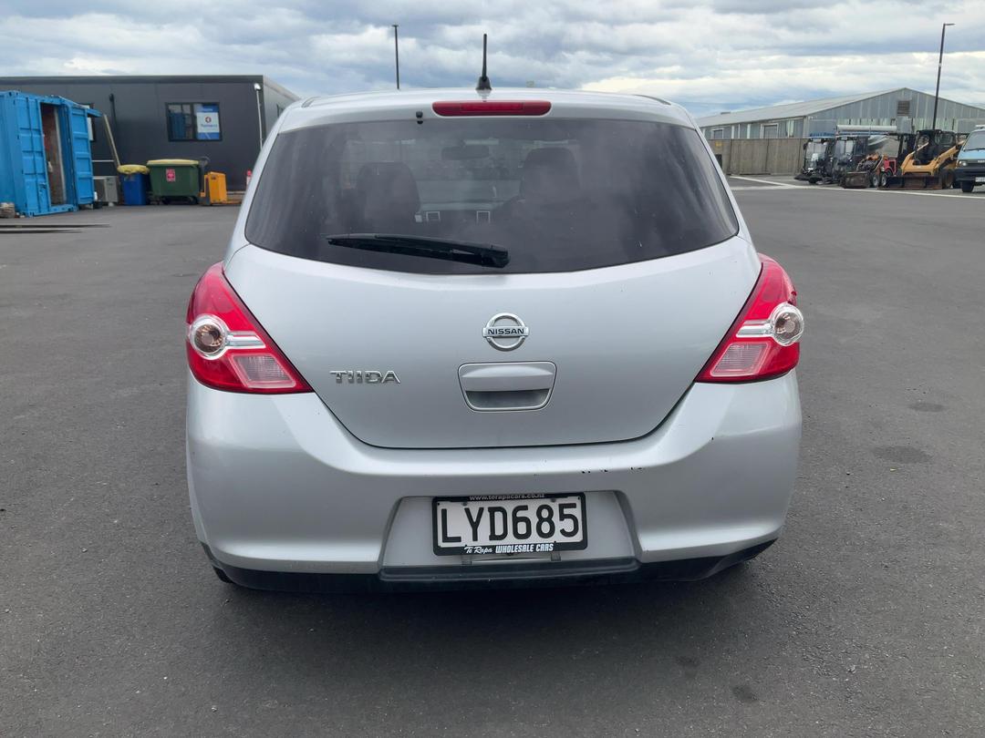 Photo '7' of Nissan Tiida Photo '7' of Nissan Tiida