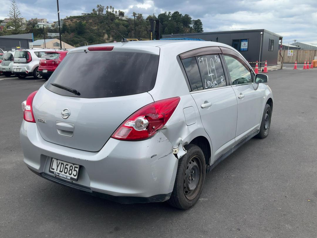 Photo '8' of Nissan Tiida Photo '8' of Nissan Tiida