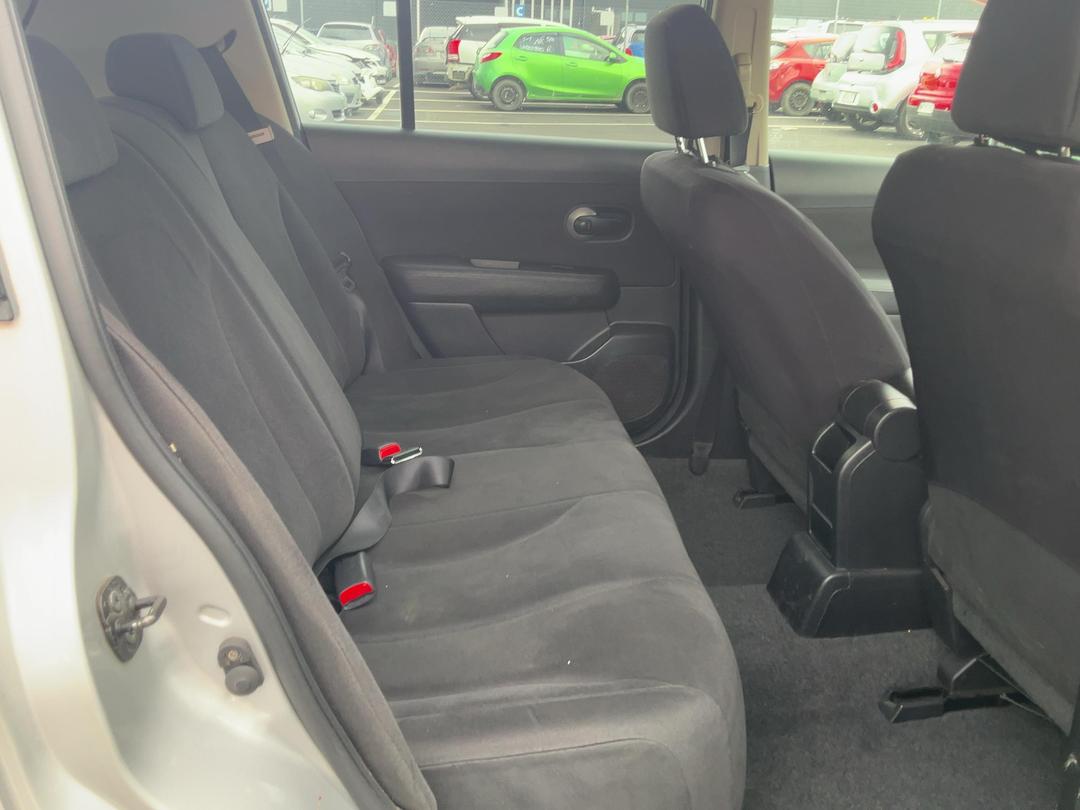 Photo '16' of Nissan Tiida Photo '16' of Nissan Tiida