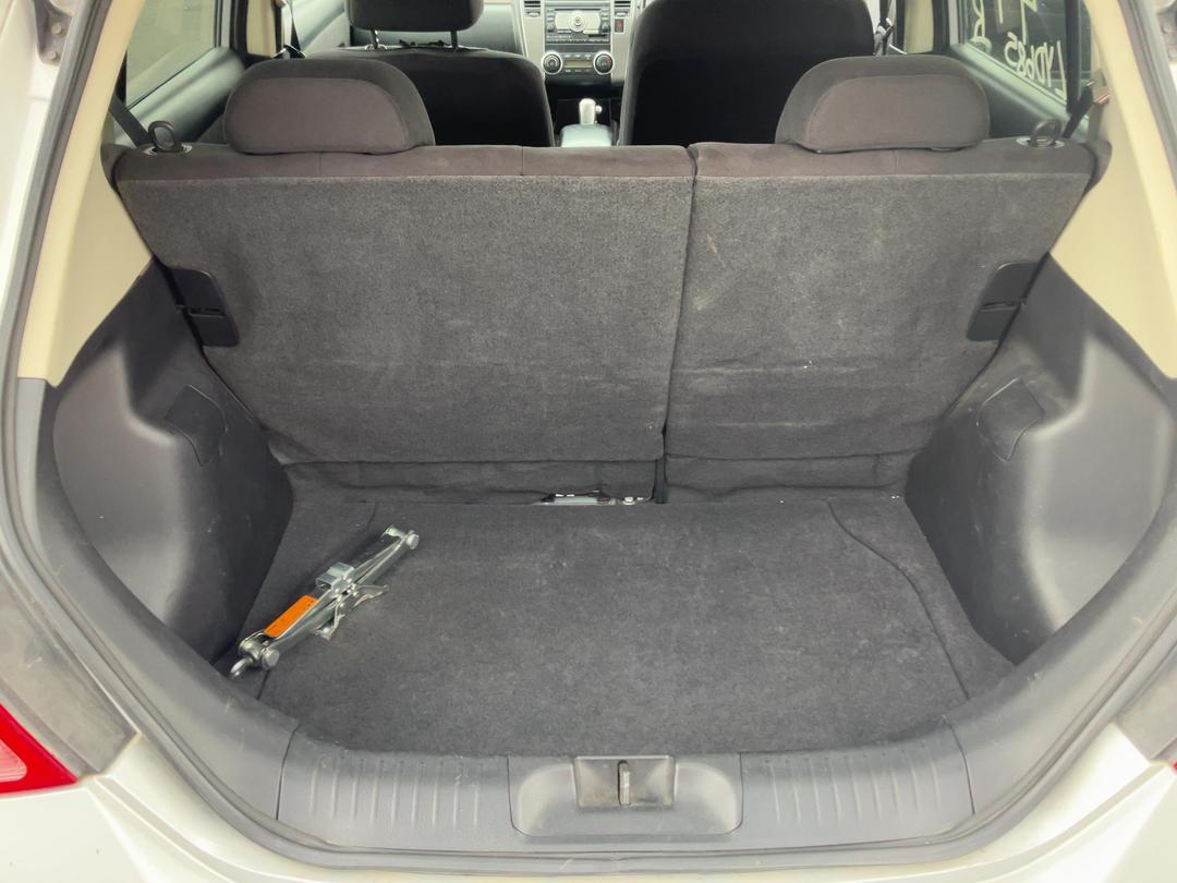 Photo '17' of Nissan Tiida Photo '17' of Nissan Tiida