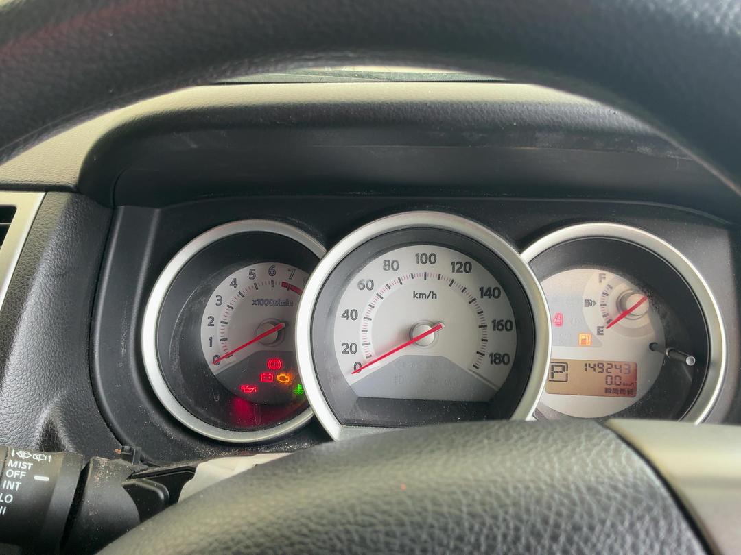 Photo '15' of Nissan Tiida Photo '15' of Nissan Tiida
