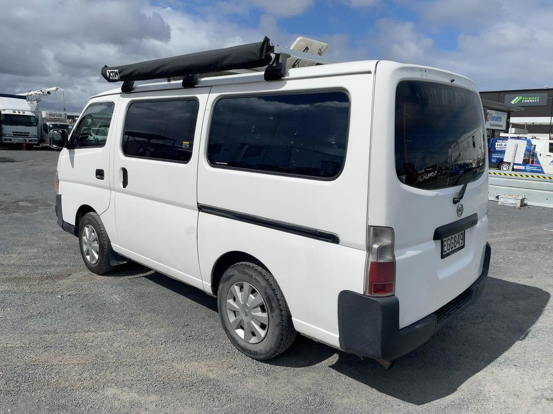 Photo '6' of Nissan Urvan 3.0 DIESEL AUTO Van