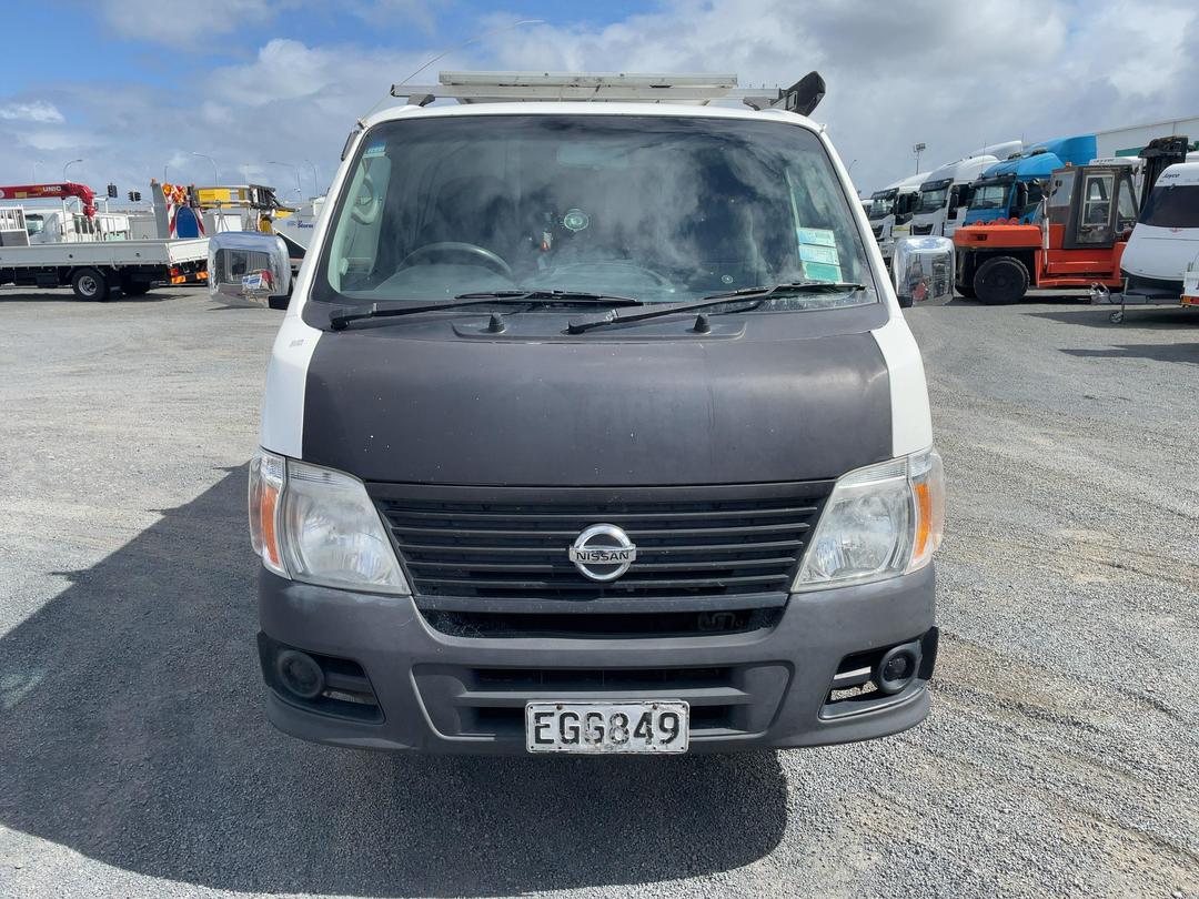 Photo '9' of Nissan Urvan 3.0 DIESEL AUTO Van