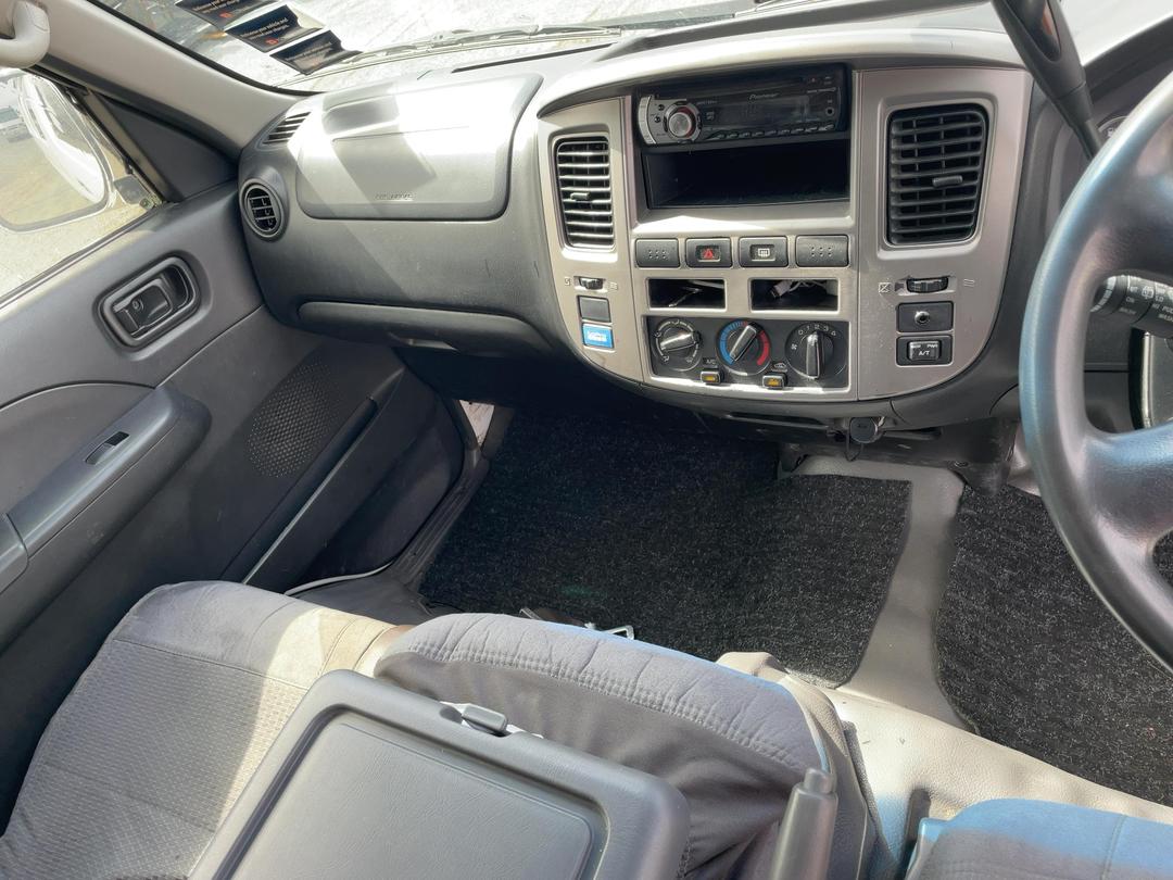 Photo '16' of Nissan Urvan 3.0 DIESEL AUTO Van