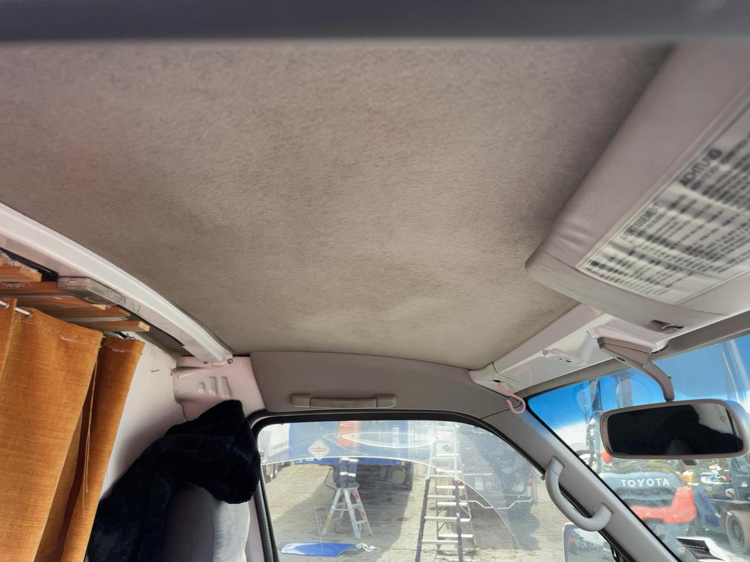 Photo '17' of Nissan Urvan 3.0 DIESEL AUTO Van