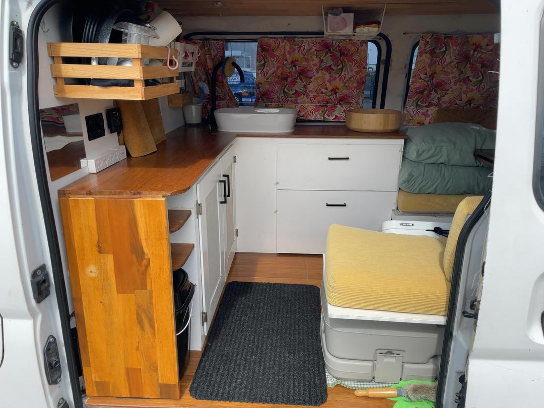 Photo '24' of Nissan Urvan 3.0 DIESEL AUTO Van