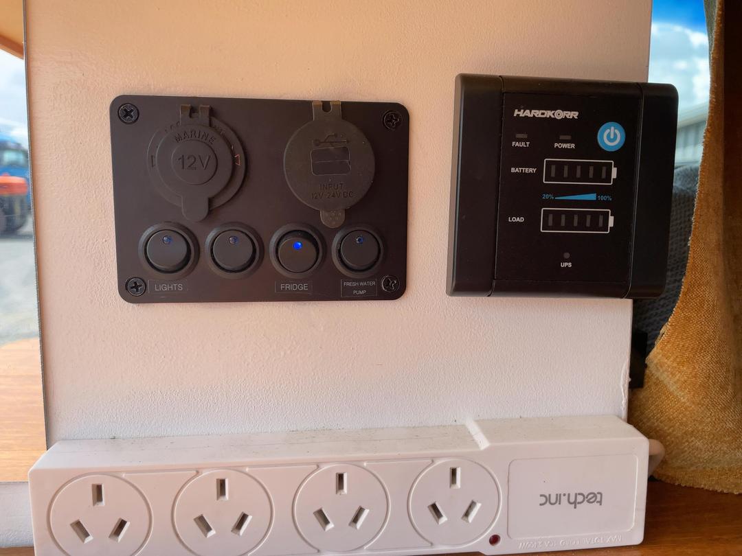 Photo '31' of Nissan Urvan 3.0 DIESEL AUTO Van