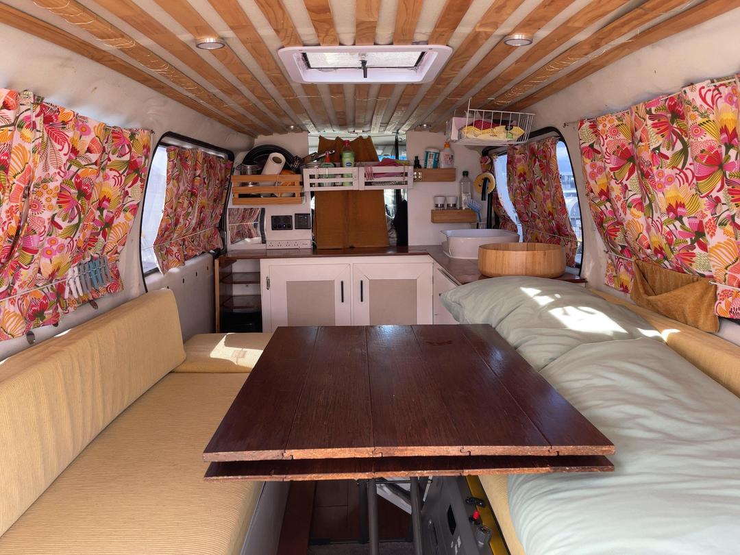 Photo '34' of Nissan Urvan 3.0 DIESEL AUTO Van