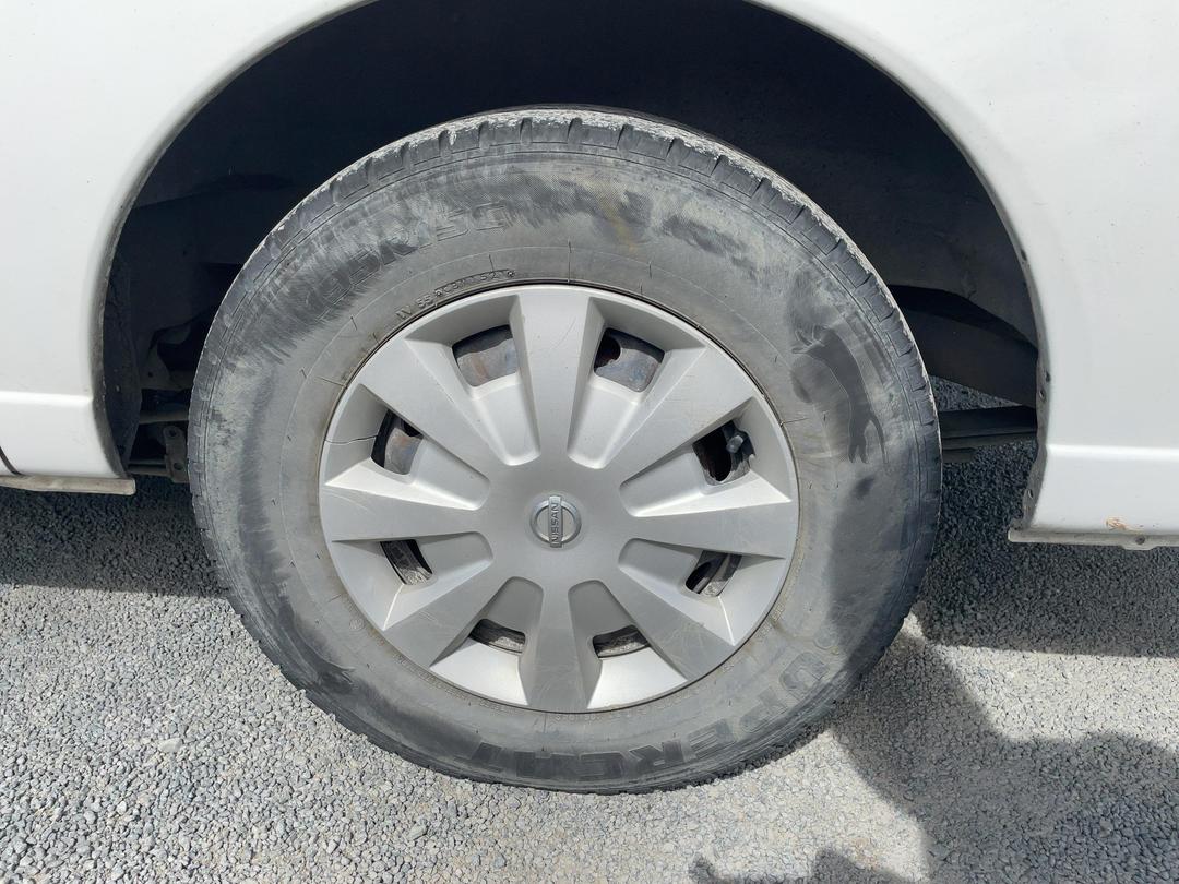 Photo '43' of Nissan Urvan 3.0 DIESEL AUTO Van