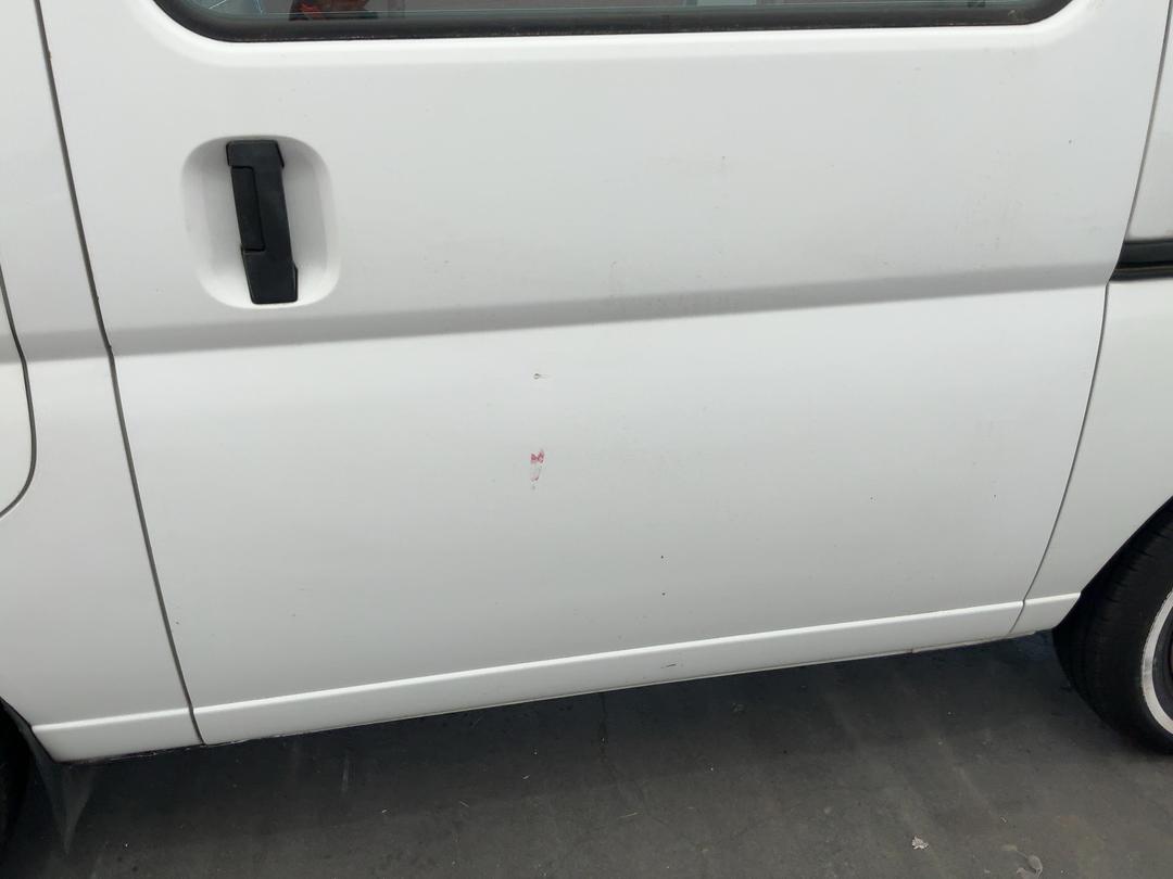 Photo '9' of Nissan Urvan