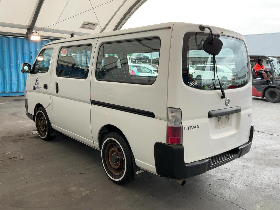 Photo '6' of Nissan Urvan