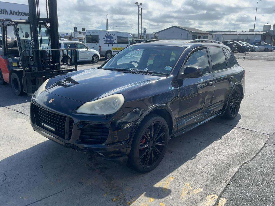 Photo '3' of Porsche Cayenne GTS SUV Photo '3' of Porsche Cayenne GTS SUV
