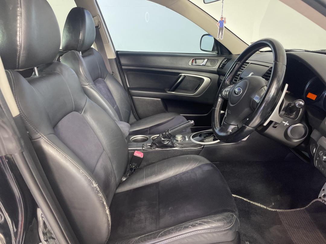 Photo '16' of Subaru Legacy