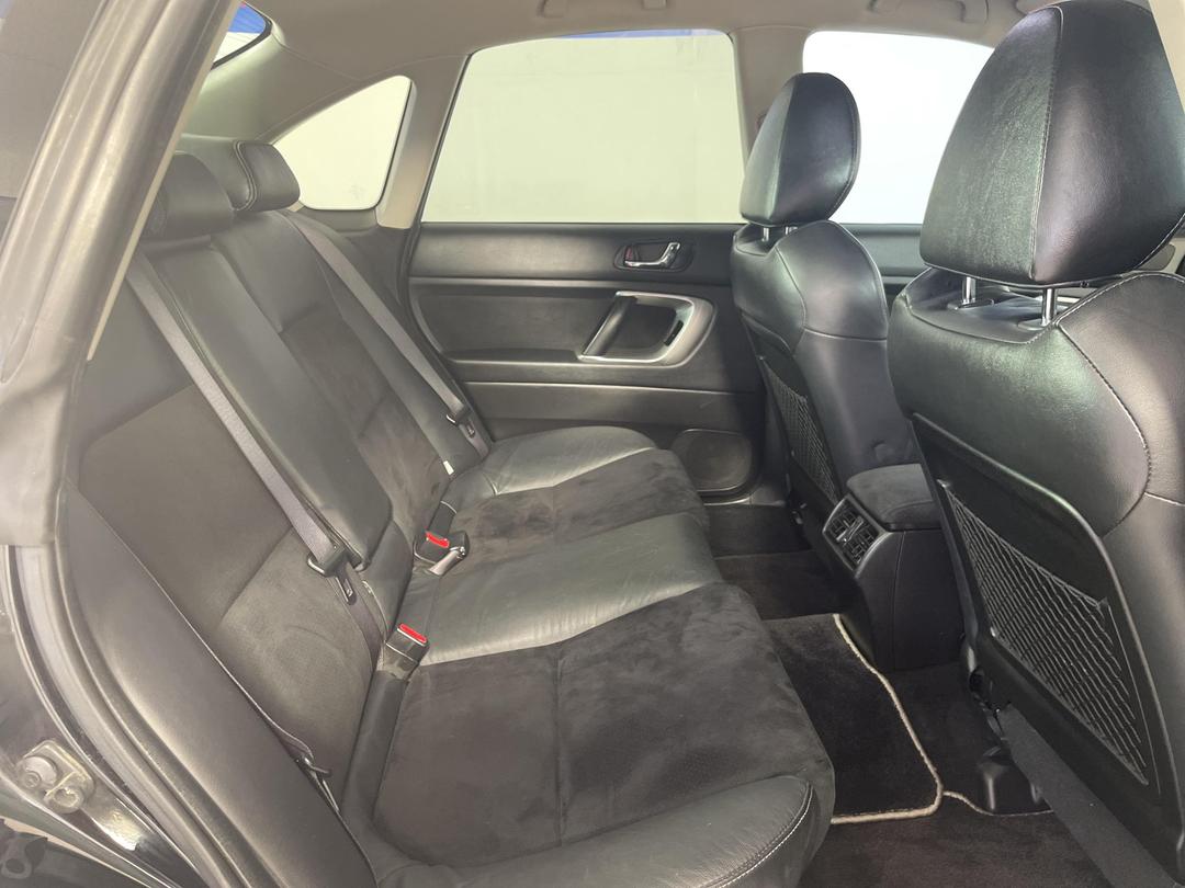 Photo '20' of Subaru Legacy