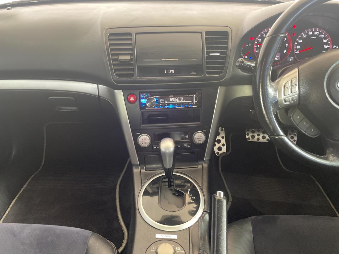 Photo '18' of Subaru Legacy