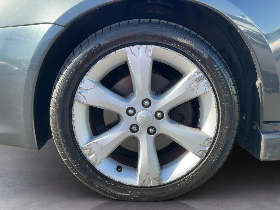 Photo '10' of Subaru Legacy