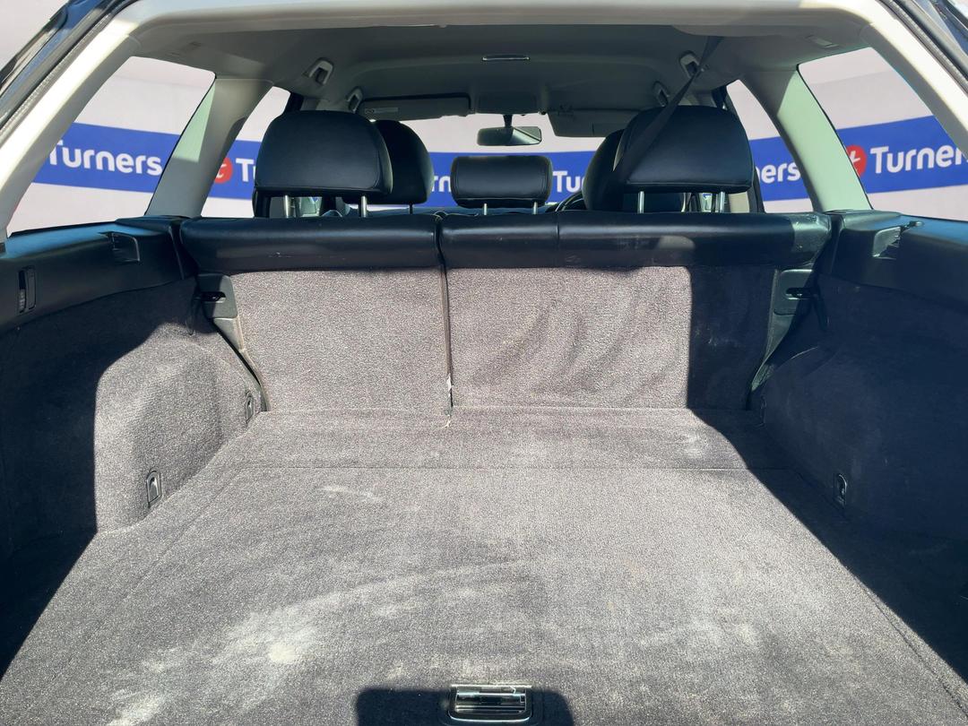Photo '14' of Subaru Legacy