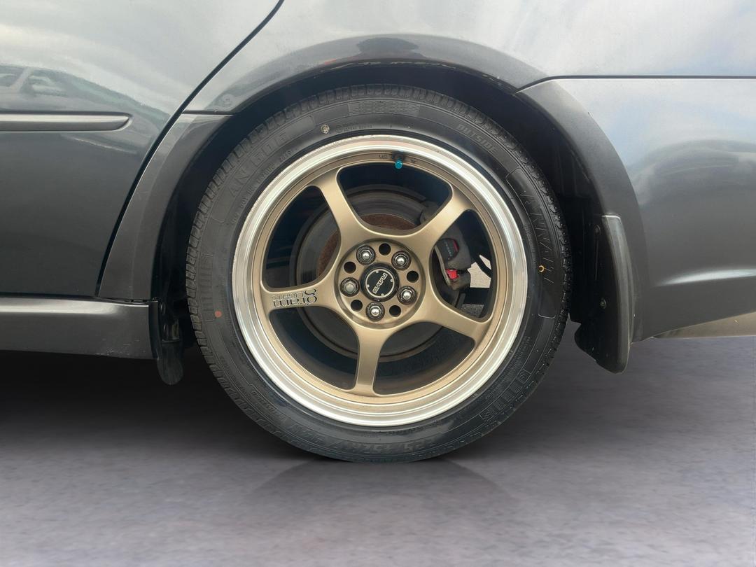 Photo '11' of Subaru Legacy