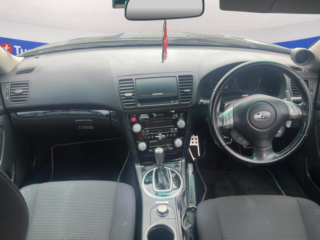 Photo '17' of Subaru Legacy