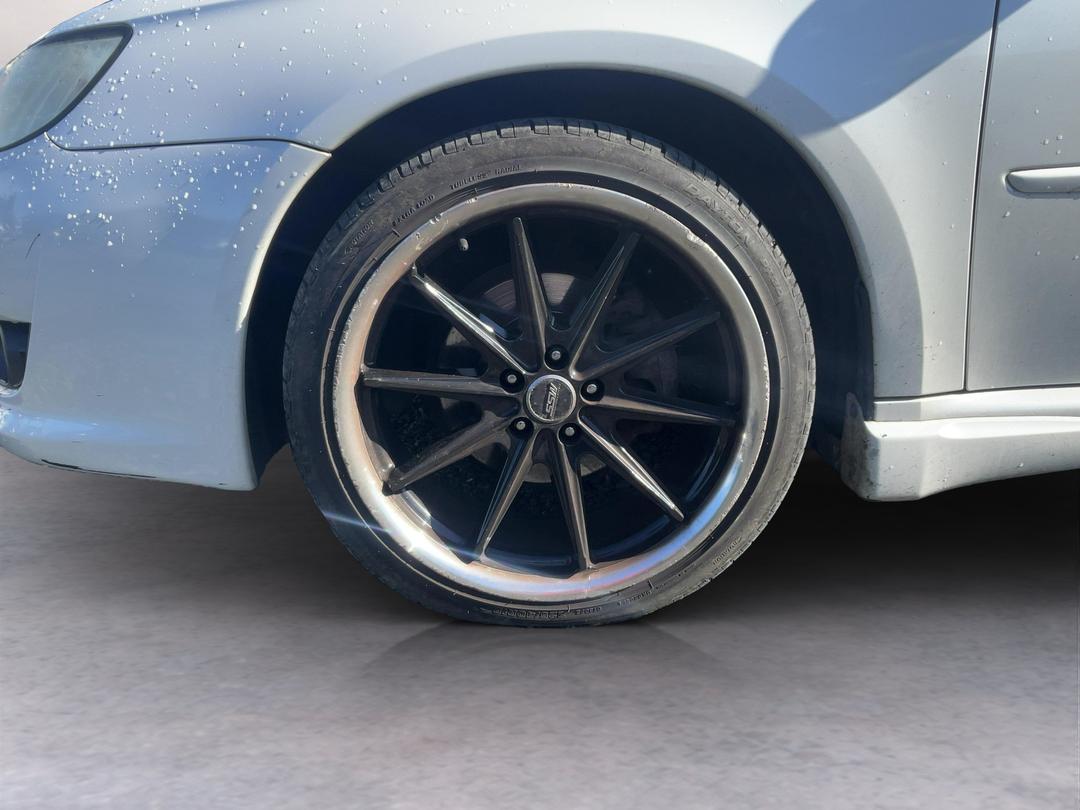 Photo '8' of Subaru Legacy Photo '8' of Subaru Legacy