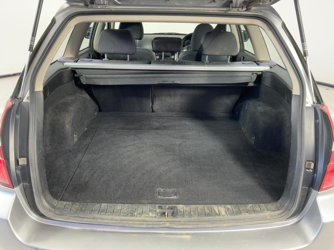 Photo '14' of Subaru Outback