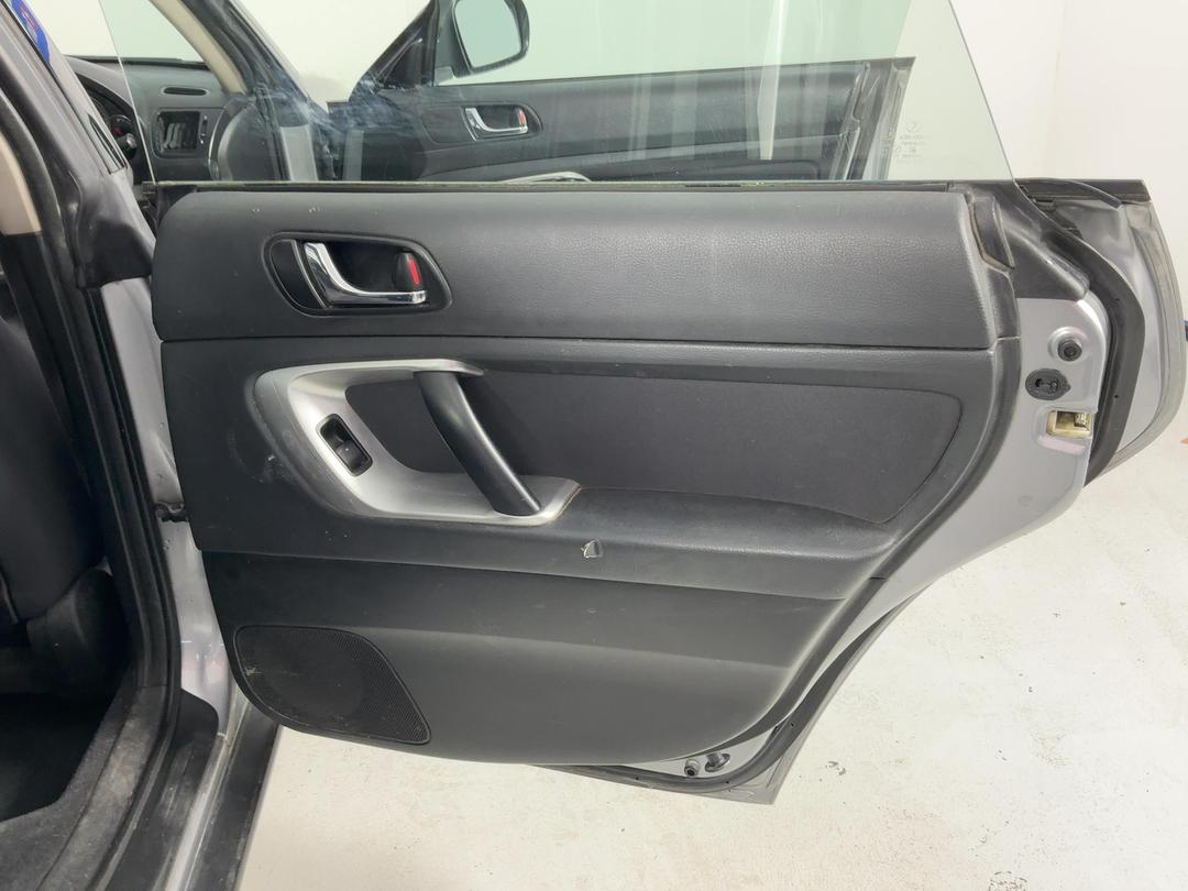 Photo '19' of Subaru Outback